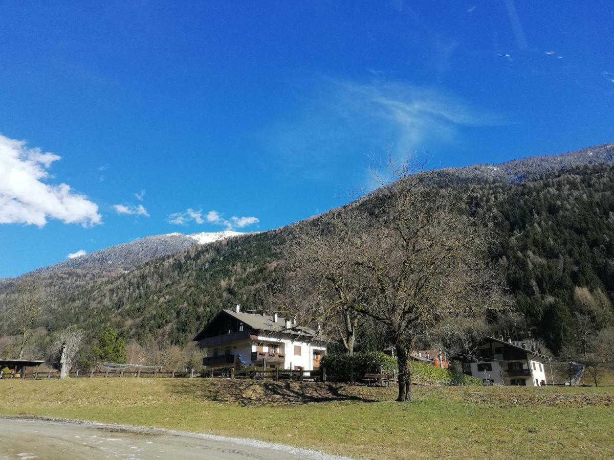 Attico Abbraccio Di Luce Apartman Spiazzo  Kültér fotó