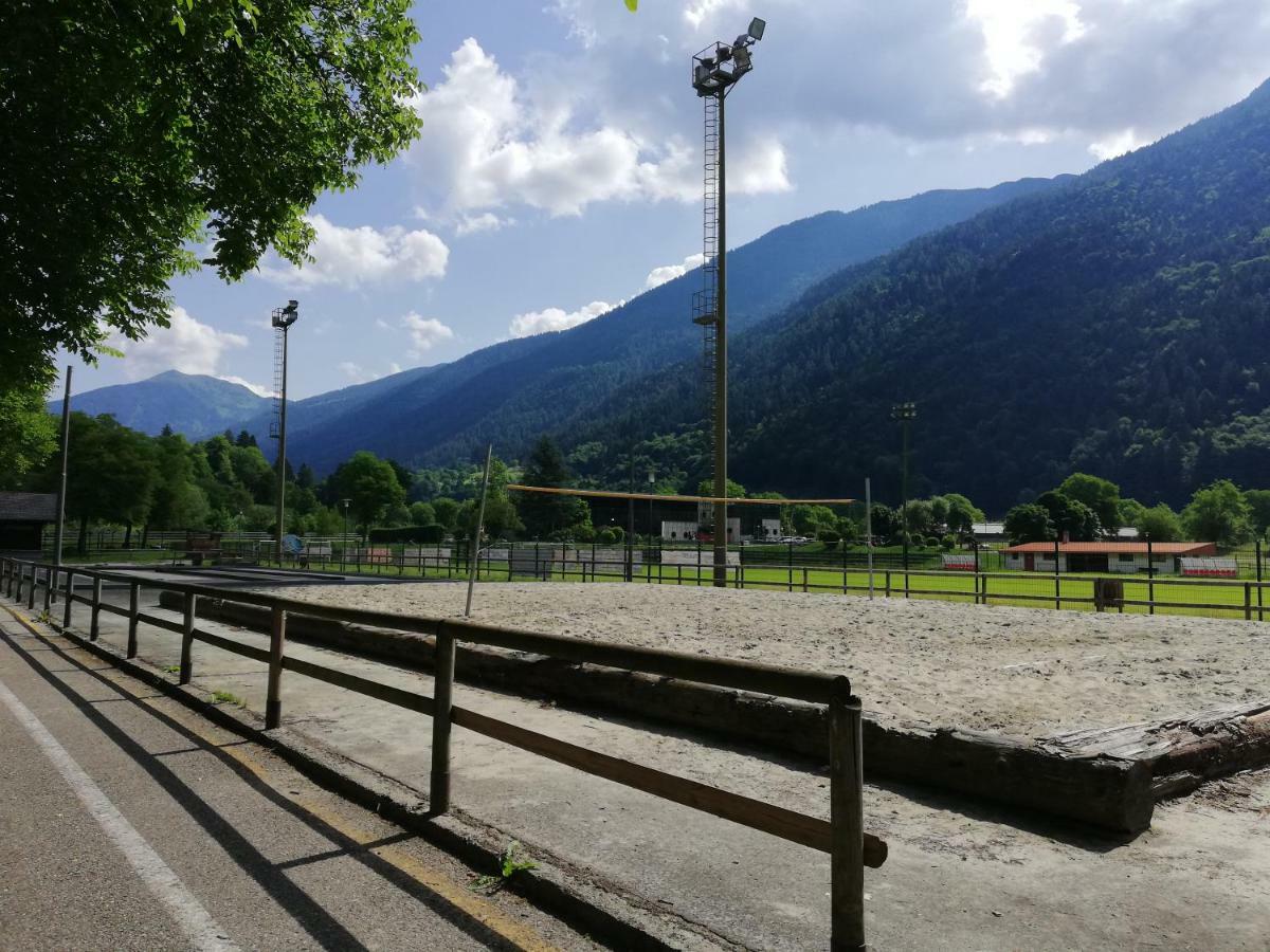 Attico Abbraccio Di Luce Apartman Spiazzo  Kültér fotó