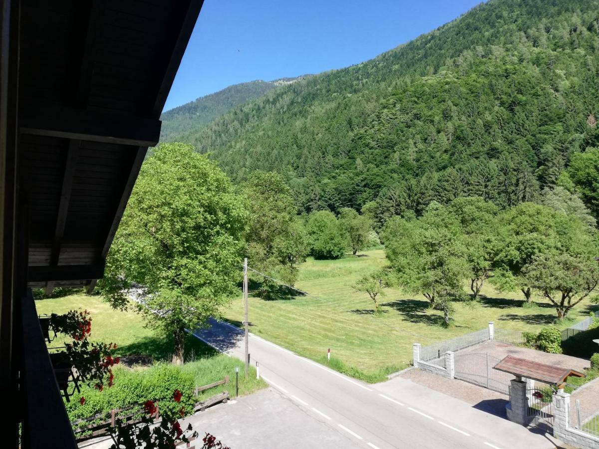 Attico Abbraccio Di Luce Apartman Spiazzo  Kültér fotó