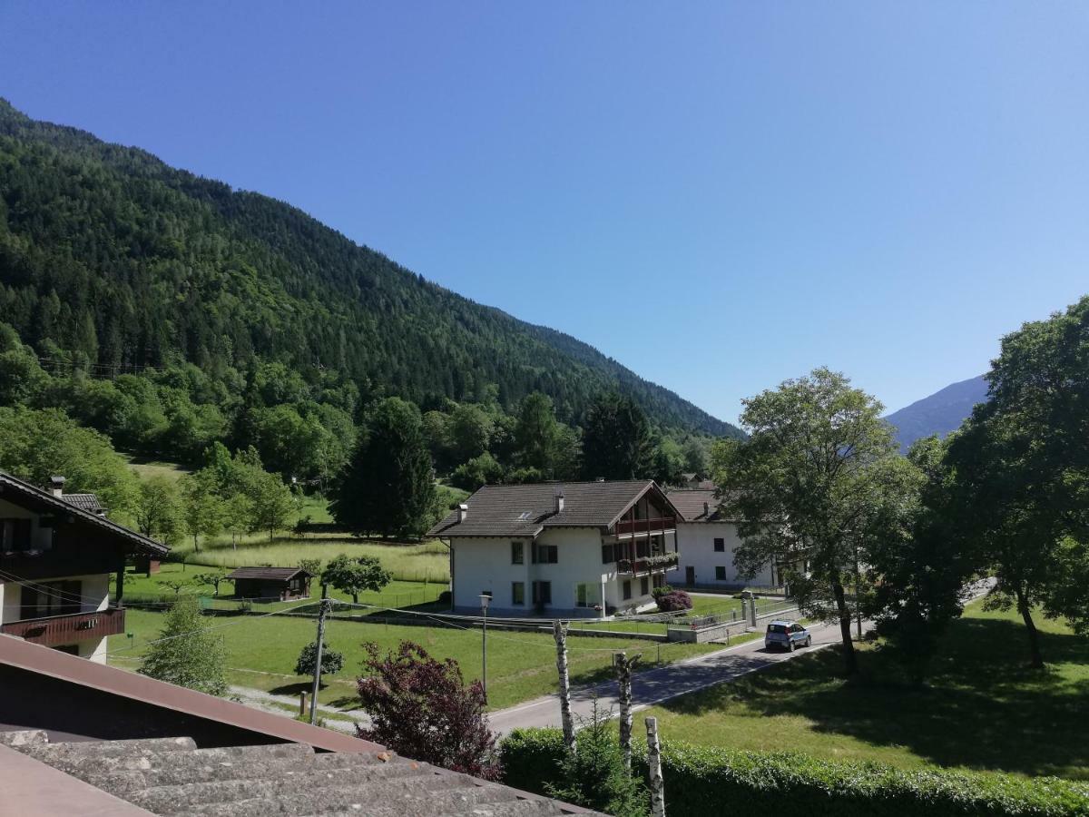 Attico Abbraccio Di Luce Apartman Spiazzo  Kültér fotó